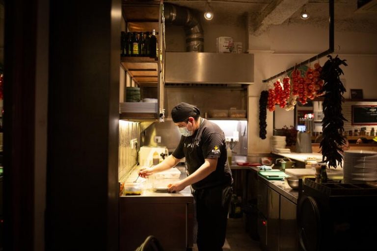 La mayoría del Congreso vuelve a rechazar la propuesta de Ciudadanos de retirar ya la mascarilla en interiores