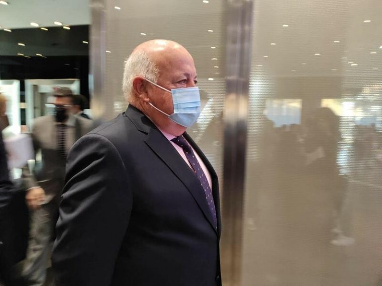 Andalucía cree que el debate sobre eliminación de mascarilla en interiores no toca