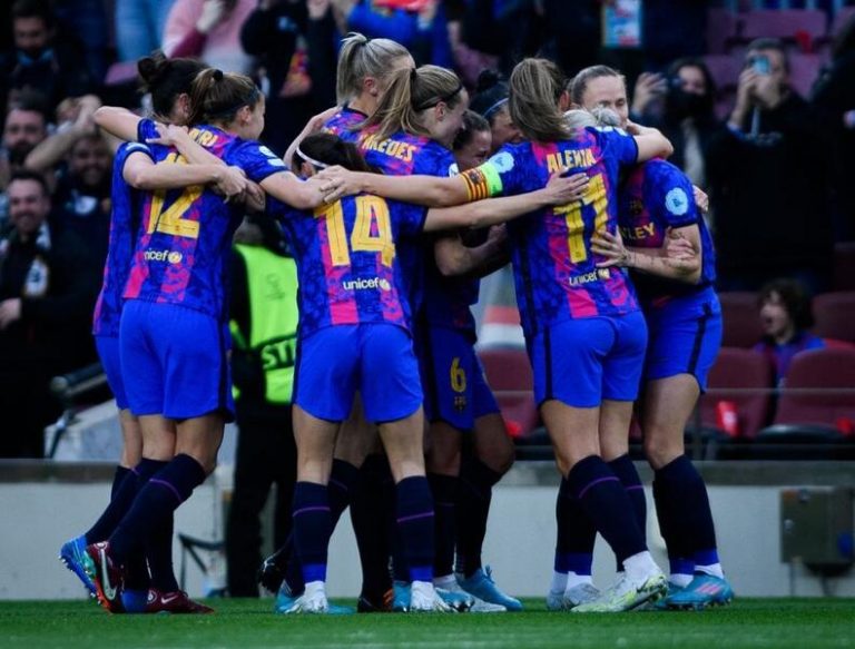 Fiesta del Barça en una noche histórica para el fútbol femenino