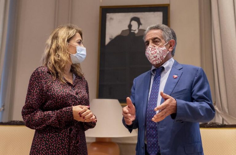 La ministra de Transportes asiste en Santander al estudio de alternativas del tren a Bilbao