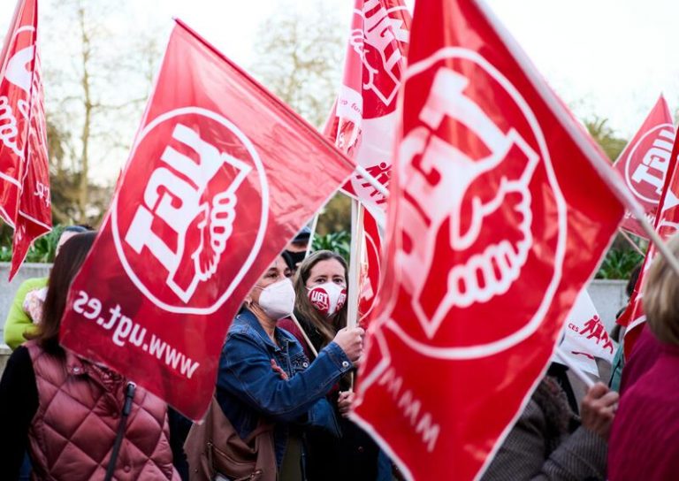 UGT recuerda que el nuevo marco de contratación impide los despidos colectivos en la Administración