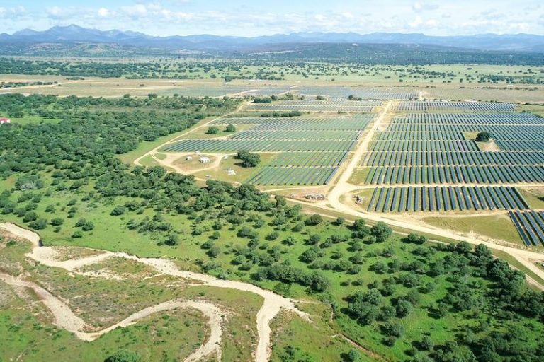 Repsol vende a TRIG el 49% del proyecto fotovoltaico Valdesolar por 117 millones
