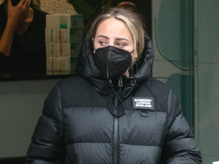 Rocío Flores, sus impactantes imágenes sin poder apenas caminar tras someterse a una liposucción