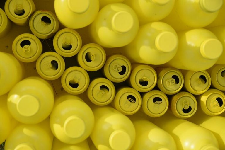 La industria de alimentación y bebidas avisa de que la Ley de Residuos es una amenaza a la competitividad