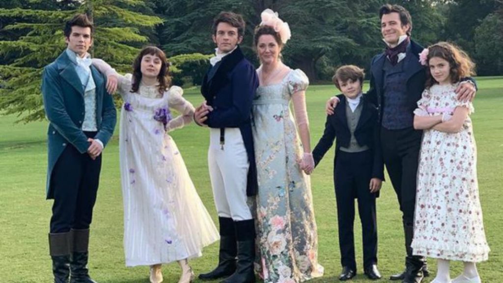 El elenco que continúa en la serie