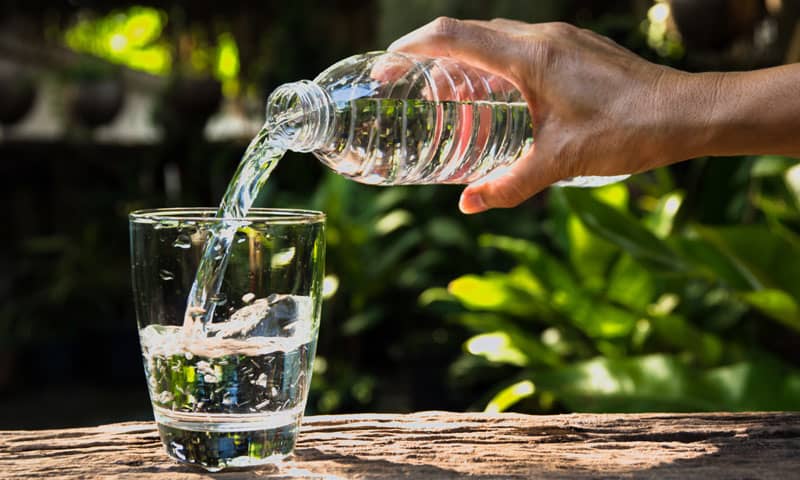 Agua embotellada