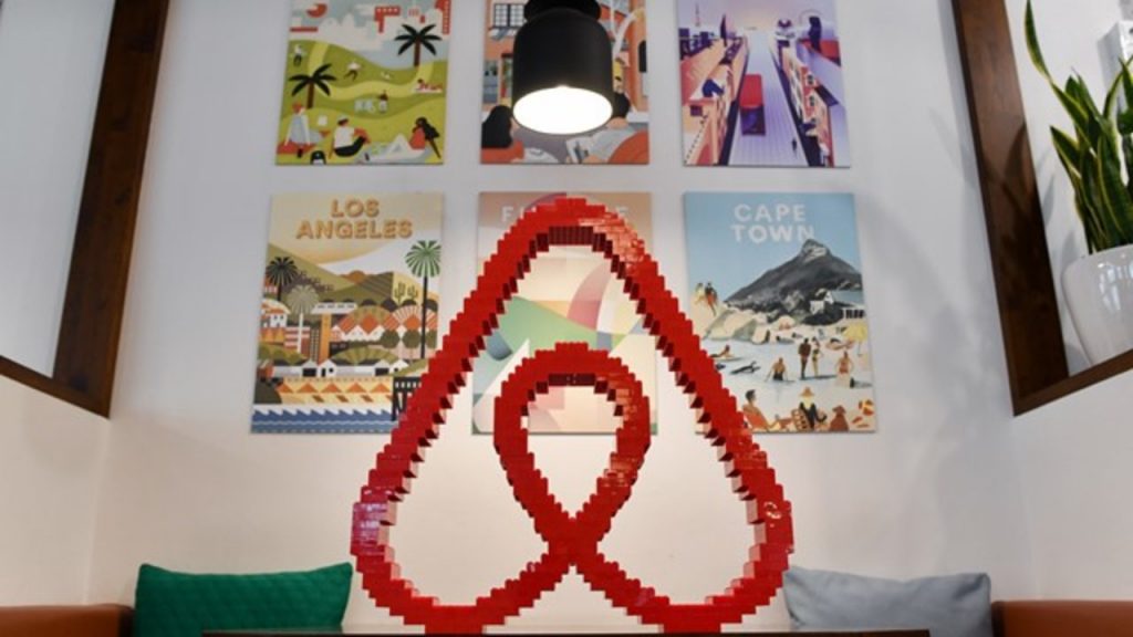 Airbnb suma 22.300 anfitriones que ofrecen su vivienda a refugiados en marzo en el mundo