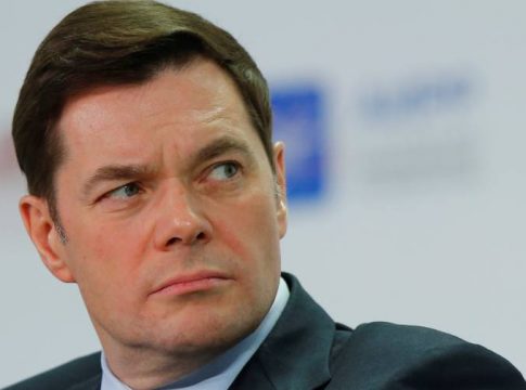 Alemania investiga el cambio de titularidad del mayor accionista ruso de TUI