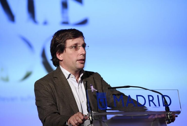 Almeida no quiere que el PP hable de pactos postelectorales antes de las elecciones andaluzas