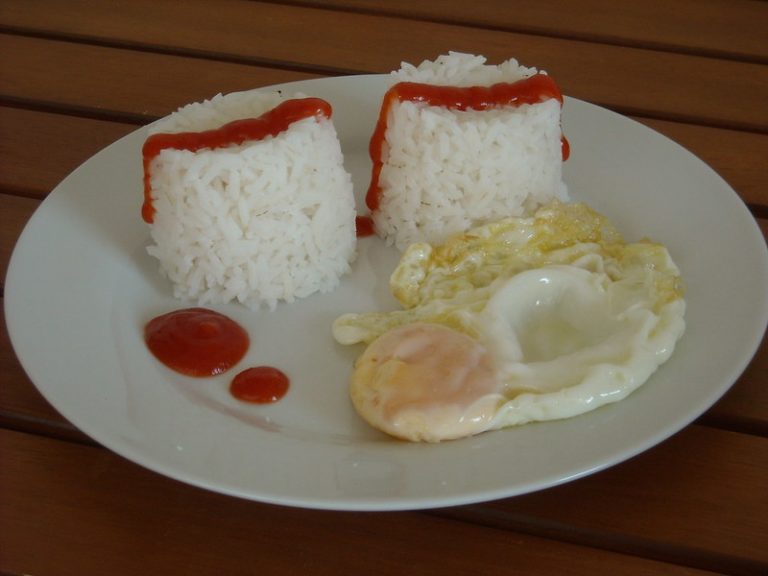 Arroz a la cubana: el ingrediente que sustituyes para hacerlo más saludable