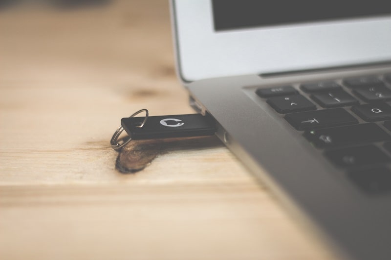 Así recuperas un archivo borrado de un pendrive