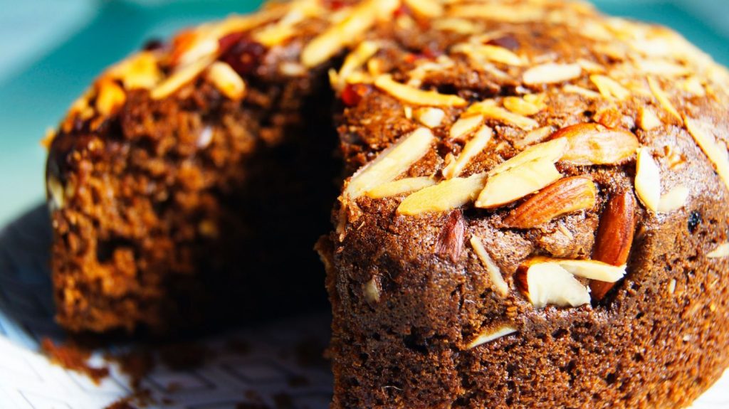 Bizcocho de almendras: el truco para que estas no se queden en la base 83 bizcocho almendras