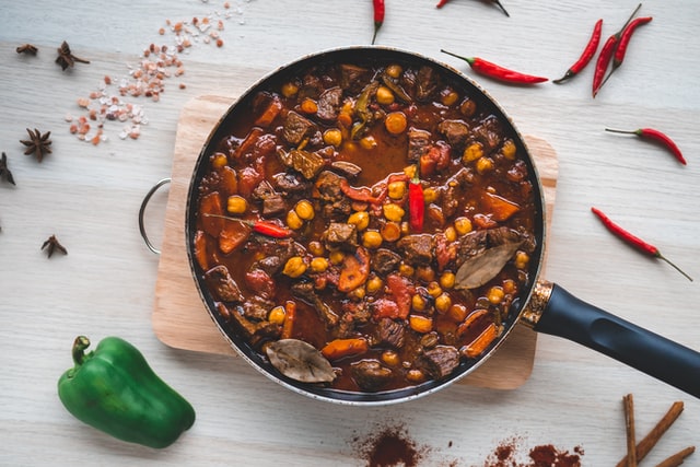 Carne en salsa: el truco que no conoces para que salga tierna