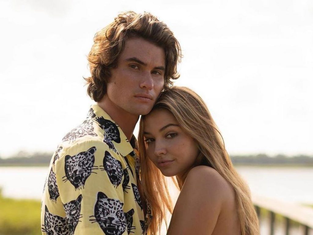 Chase Stokes y Madelyn Cline