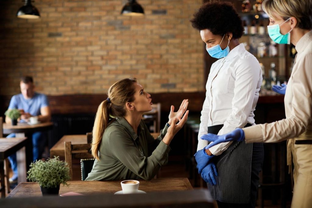 Fallar al mezclar crédito y efectivo