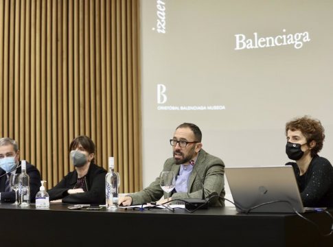 El Museo Balenciaga de Getaria conmemora el 50 aniversario de la muerte del modisto con la muestra 'Carácter'