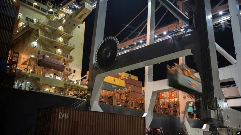 El déficit comercial de EE.UU. marcó un nuevo récord en enero