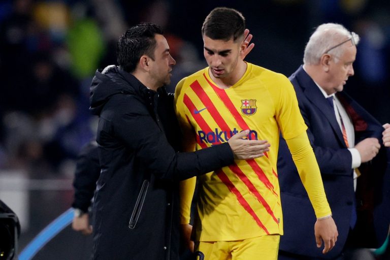 El jugador del Barcelona al que le dan largas para renovar