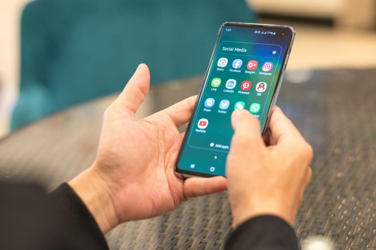 El truco para eliminar las apps preinstaladas que no puedes borrar