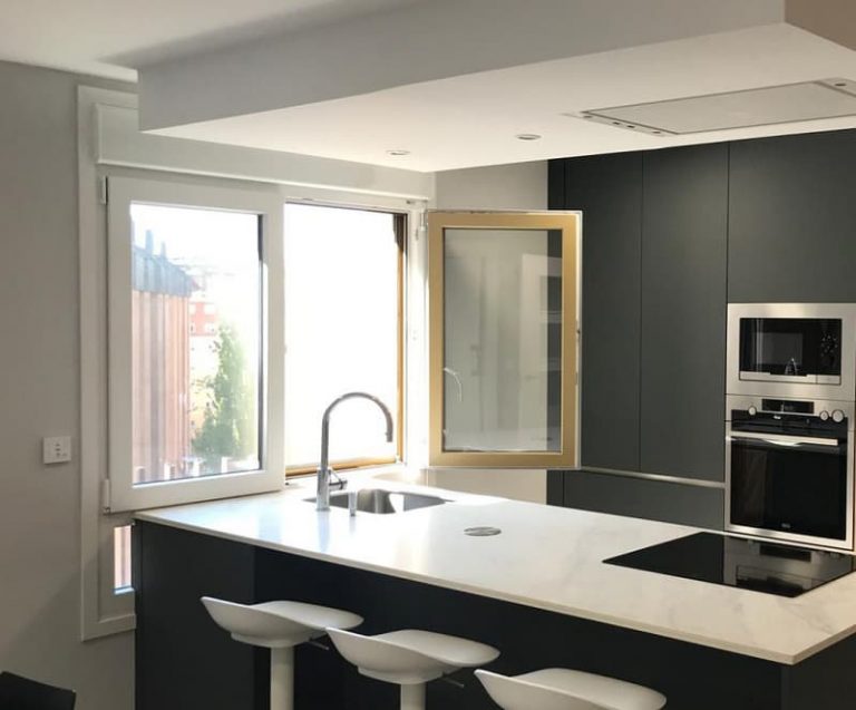 El truco para limpiar las esquinas de las ventanas en segundos