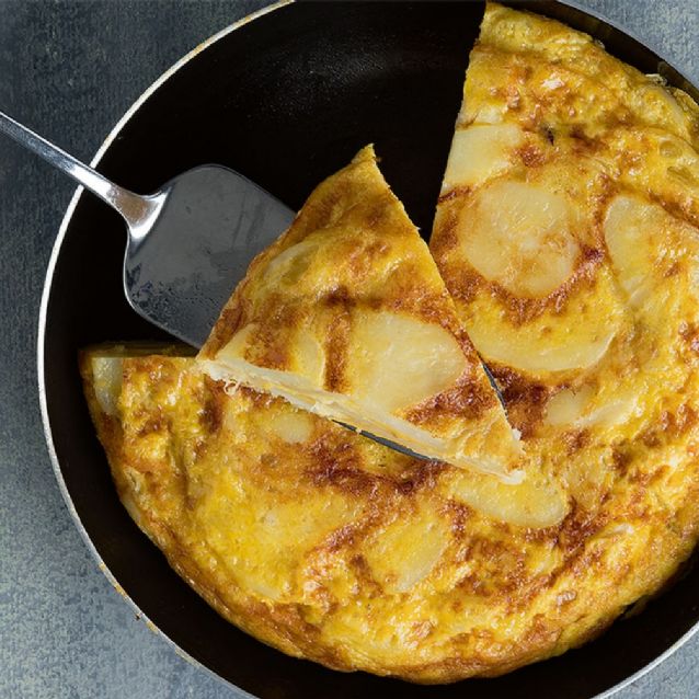 El truco para que la tortilla de patatas no se pegue