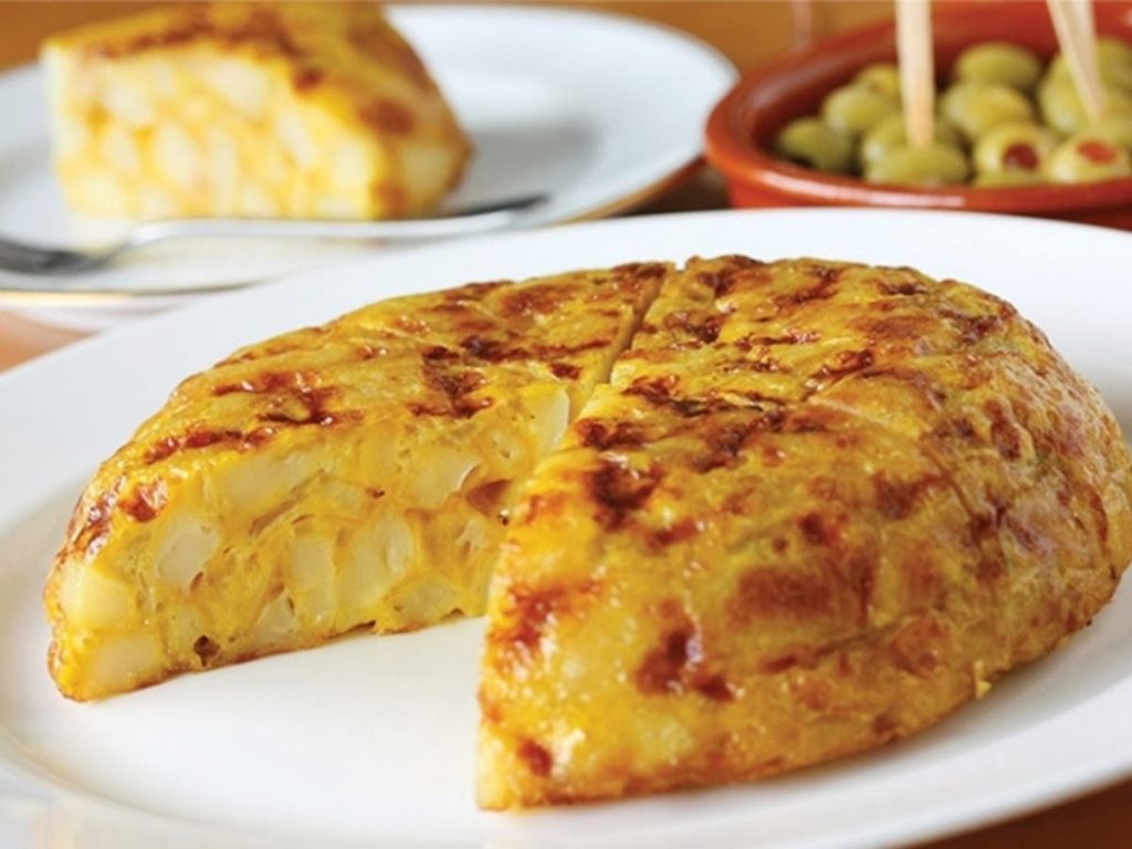 La tortilla de patatas: presente en las tradiciones españolas