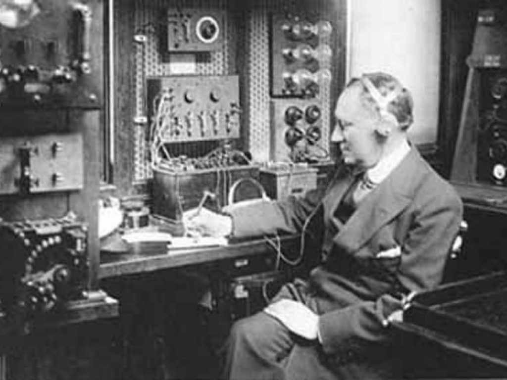 ¿Cuál es la historia de la radiotelefonía?