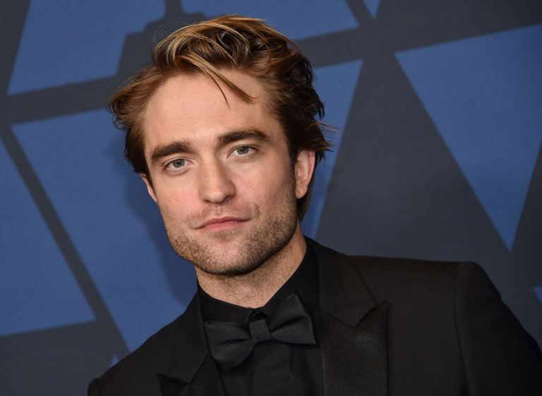 Robert Pattinson ya da que hablar en Venecia: 'Primetime' es la más comentada y suena a León de Oro