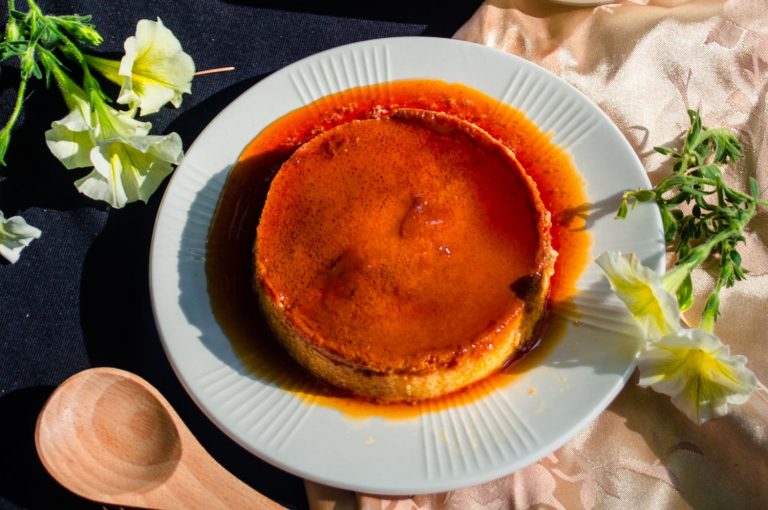 Flan de miel, el postre más dulce e ideal para los problemas de garganta