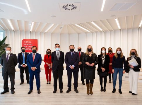 Fotos Visita Comision-1 La mesa de portavoces de la Comisión de Interior del Congreso de los Diputados visita las oficinas de Securitas Direct
