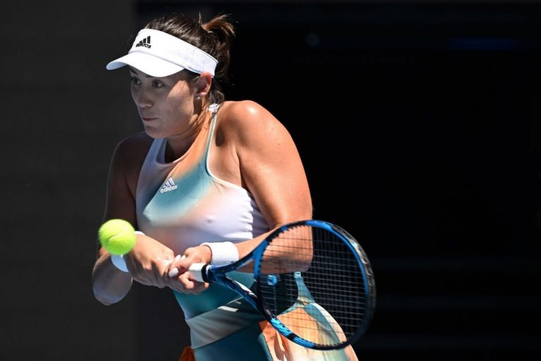 Garbiñe Muguruza regresa a una pista de tenis y arden las redes sociales