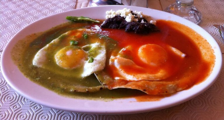 Huevos divorciados: así se hace el mejor plato para cuando no quieras a tu pareja