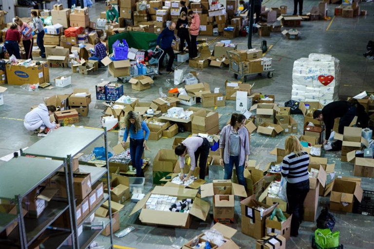 La FIFA envía un millón de dólares y ayuda humanitaria a Ucrania