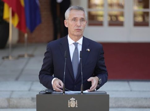 Sánchez recibe al secretario general de la OTAN, Jens Stoltenberg, en La Moncloa