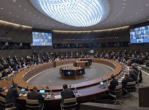 Ucrania.- La OTAN evita valorar el ataque ruso contra una base cerca de Polonia y niega tener personal en Ucrania