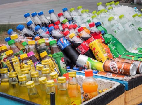 La bebidas edulcoradas con fructosa líquida aceleran la enfermedad del hígado graso por dietas altas en grasas