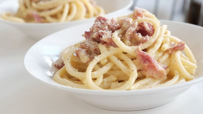 La receta de carbonara que te hará quedar como un pro