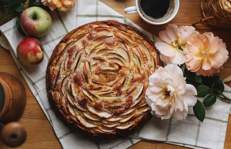La tarta de manzana al estilo Arguiñano que más de uno repetirá