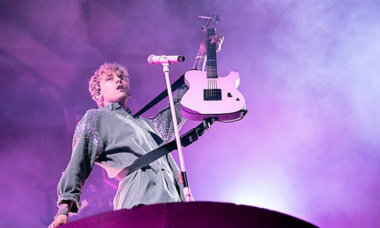 El zasca de Machine Gun Kelly a Yungblud que ha incendiado las redes: le acusa de mentir sobre su salud mental