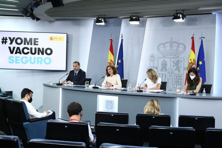 Miriam Benterrak y Amapola Blasco, directoras de Atención Humanitaria y del Sistema de Acogida respectivamente