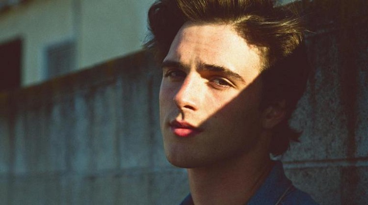 10 actores muy jóvenes que se hicieron famosos gracias a Netflix