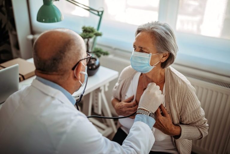 Organizaciones de pacientes y expertas en salud pública piden una mayor perspectiva de género en los ensayos clínicos