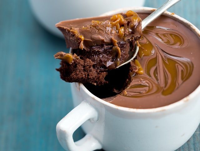 Pastel de chocolate: así puedes darte el capricho en 3 minutos