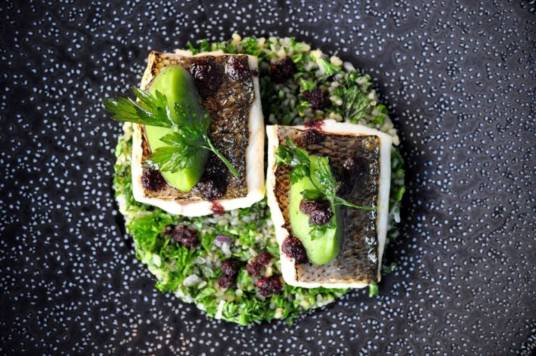 El truco de los chefs para que el pescado a la plancha no te quede seco