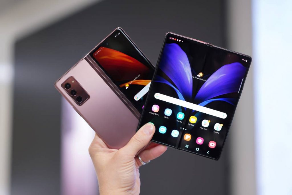 Por qué deberías comprarte un smartphone de pantalla doble