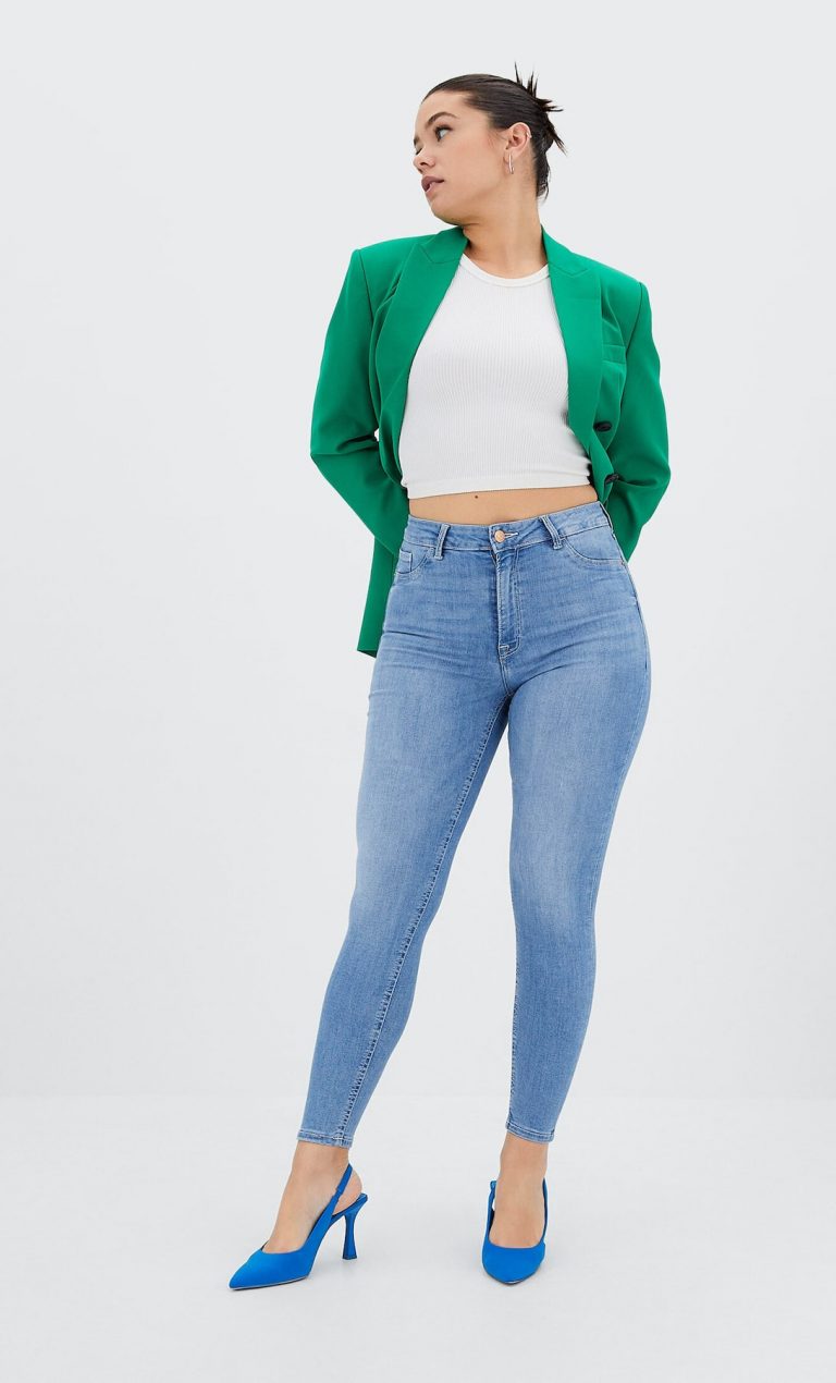 Estos vaqueros de Stradivarius le sirven a todo el mundo