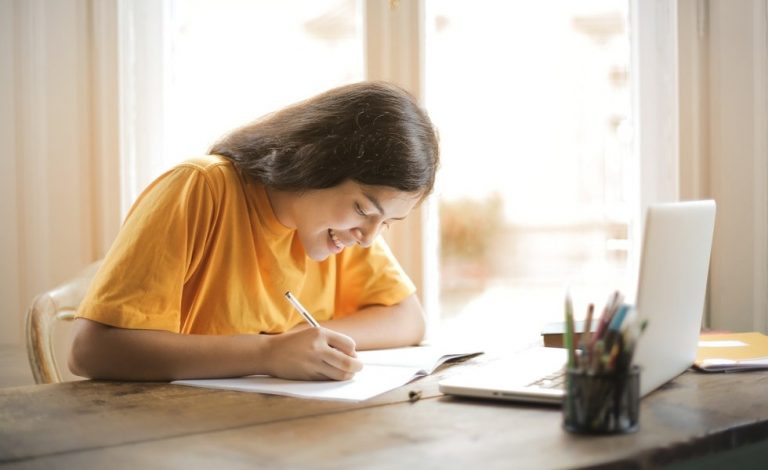 Beca Adriano: toda la información