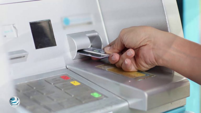 Qué hacer si sacas dinero de un cajero y no salen billetes