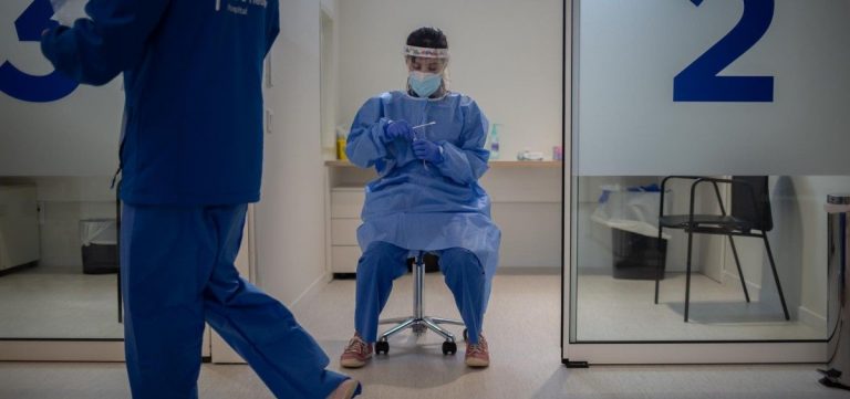 Sanidad notifica 22.400 nuevos casos de coronavirus, 174 muertes y la incidencia se sitúa en 463