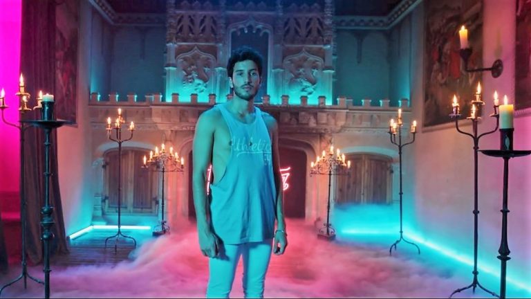 Sebastián Yatra en ‘Erase una vez (pero ya no)‘, su vídeo